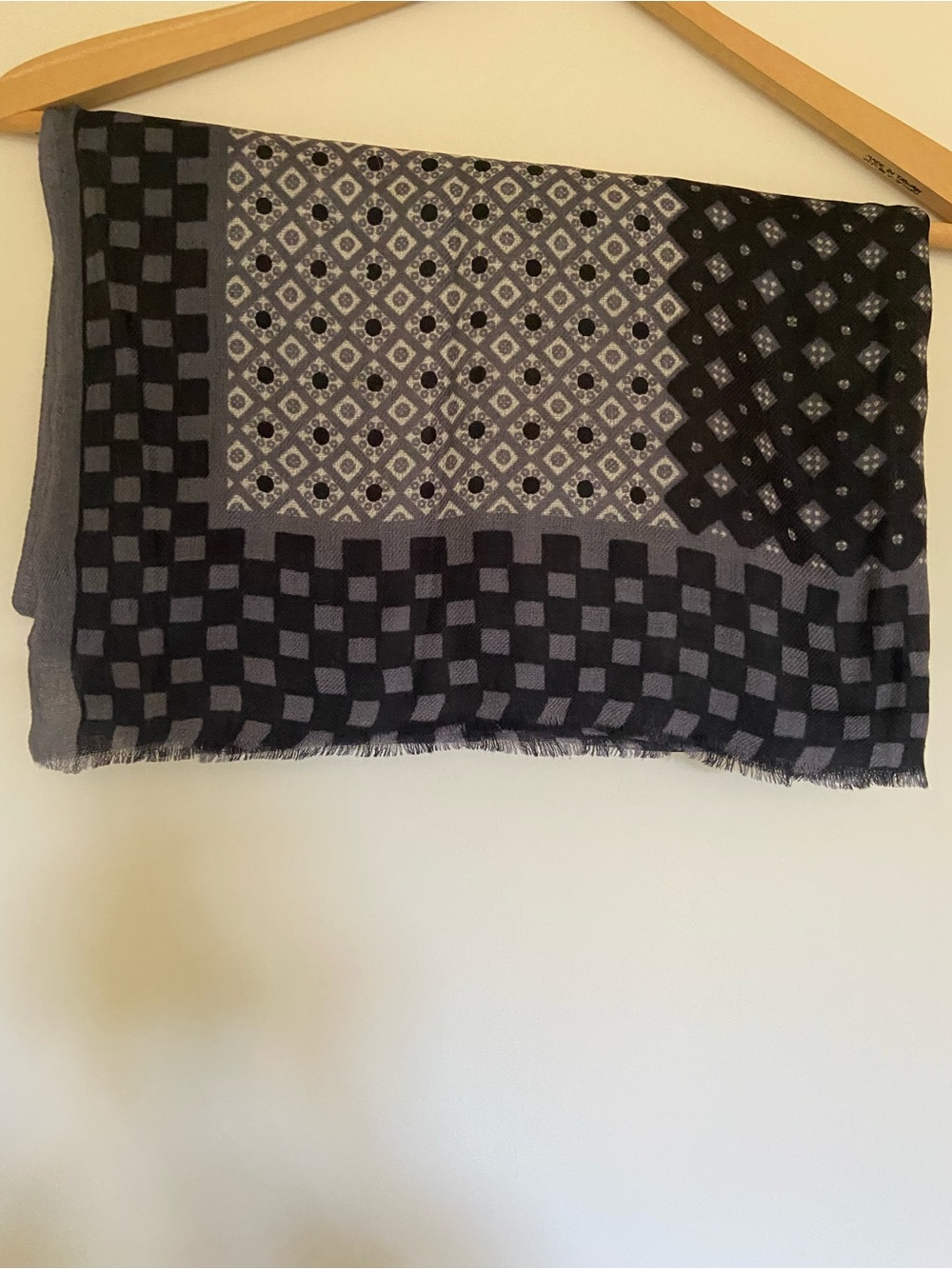 Set of 2 Elegant Classic Cashmere Patterned Scarves